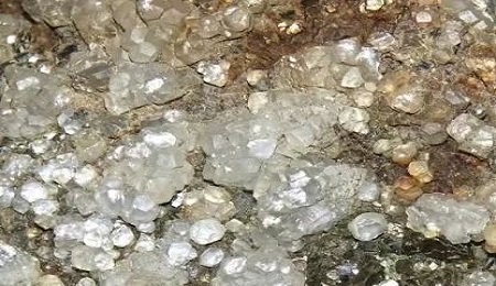 低品位鋰云母礦瘋狂吸金，大中礦業斥資160億入局爭上游