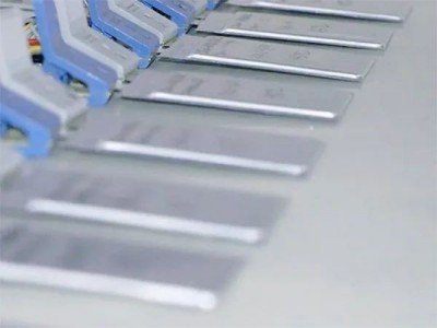 高能量密度全固態(tài)鋰金屬電池亮相！