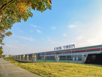 鋰電產(chǎn)業(yè)周報：寧德時代/鴻?？萍?多氟多/德方納米企業(yè)新動態(tài)，零碳工廠、固態(tài)電池、鈉電、鹽湖提鋰技術(shù)……