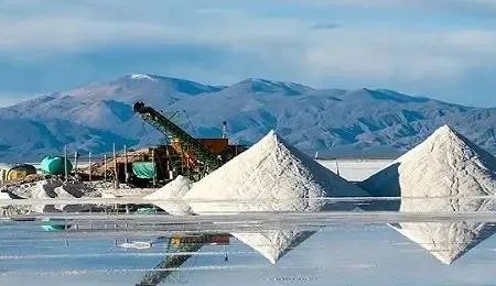 碳酸鋰跌破6萬元大關，鹽湖提鋰企業逆勢崛起